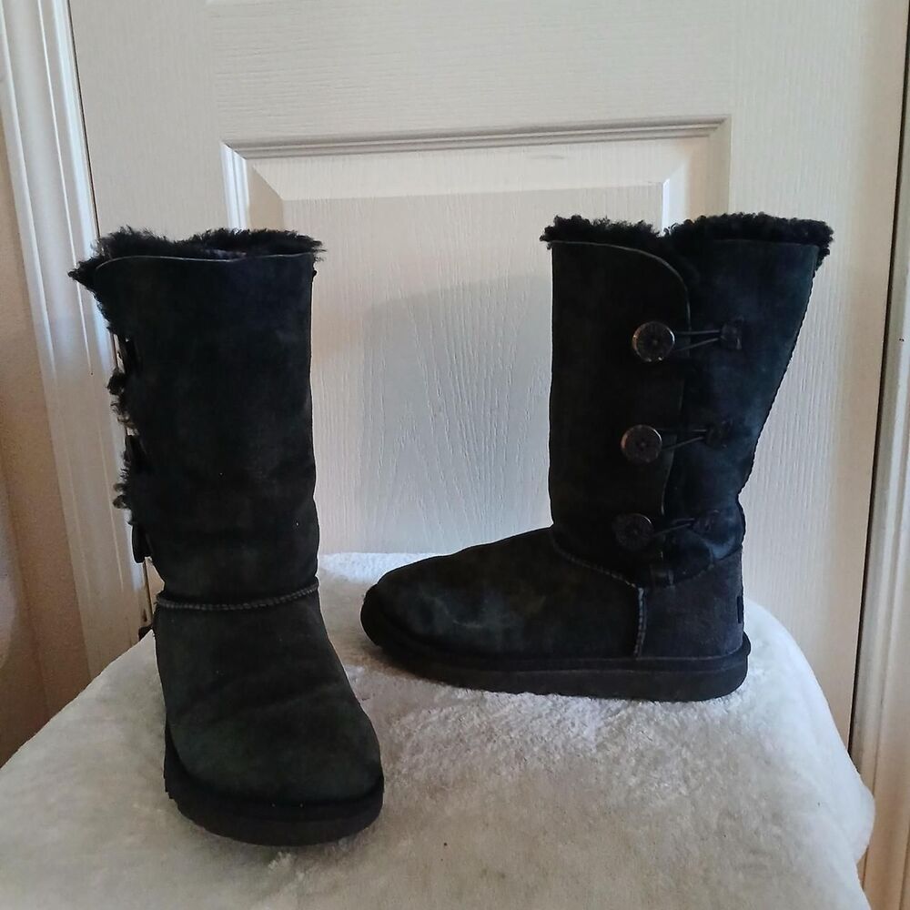 UGG Black Suede Bailey Three Button Tall Shearling Boots 4 Gorpcore Y2K Preppy